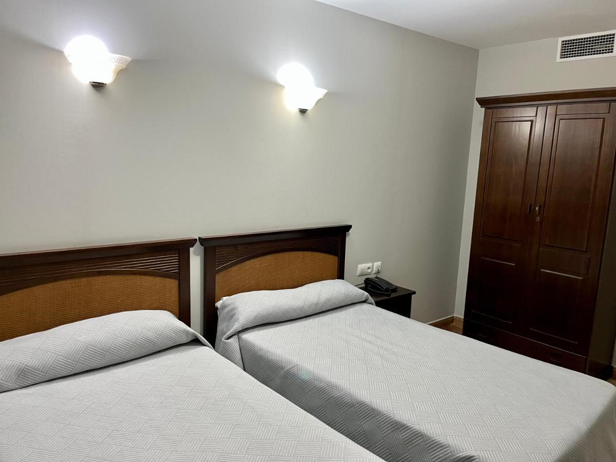 Hotel Cervantes Zafra Bagian luar foto